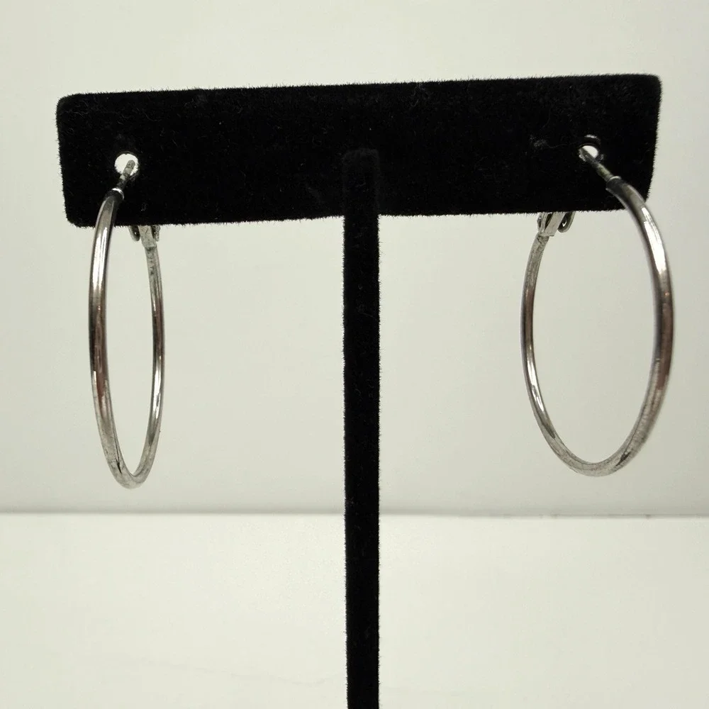 ATI BRCH Silver Tone Dangle Hoop Earrings Pierced Lobe Fashion Jewelry 1.5 in H